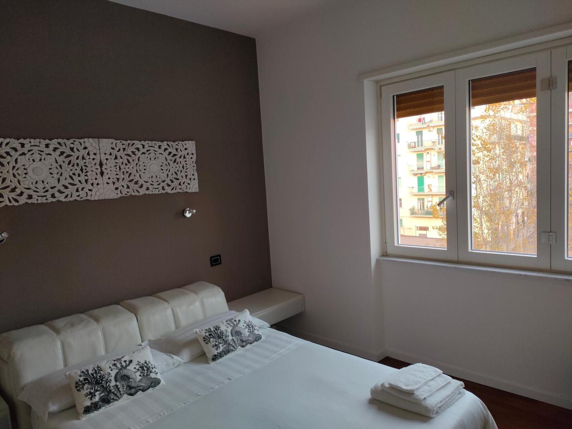 B&B Stefani Salerno Luaran gambar